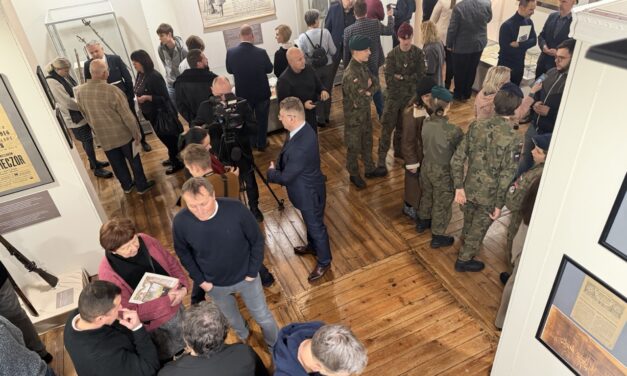Fotorelacja z wczorajszego wernisażu wystawy „Piotrków serce Legionów”